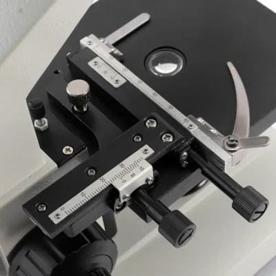 msd100-9-t-focus-system-detail Trinocular lab training microscope focusing adjustment system