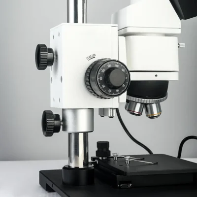 Optical system of industrial inspection equipment for material observation