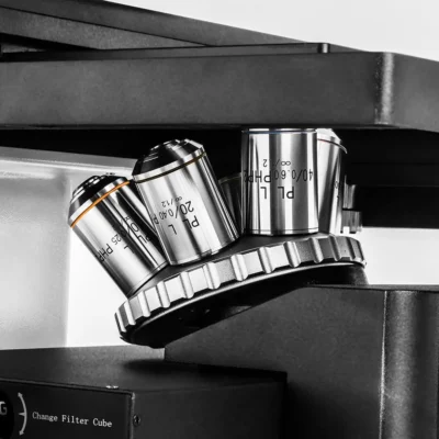 Precision focus adjustment system of inverted microscope