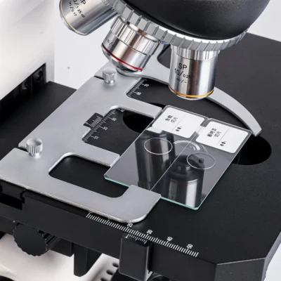 msd750-t-mechanical-stage-detail Mechanical stage detail of MSD750-T biological microscope